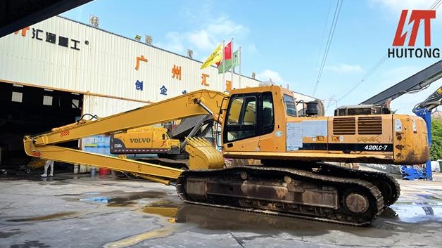 This operation is very important for the excavator long fronts