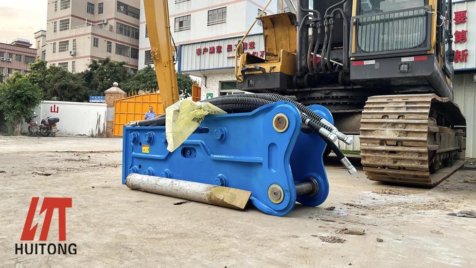 Maintenance operation method of excavator hydraulic hammer accessories