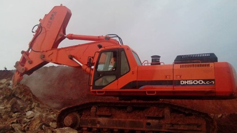 How to maintain your excavator rock booms to keep it working