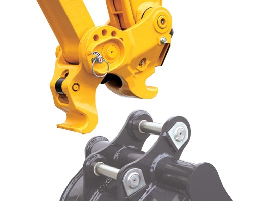 Inspection and maintenance of excavator manual quick hitch