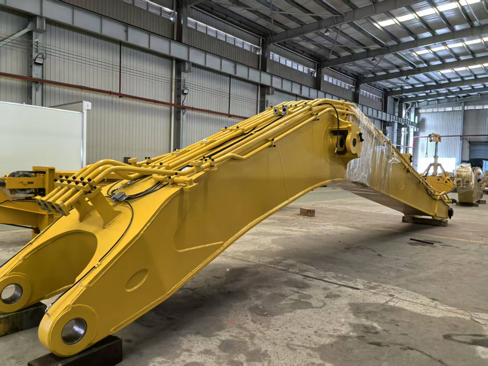 Selection and replacement of excavator hydraulic pipes: solutions and precaution